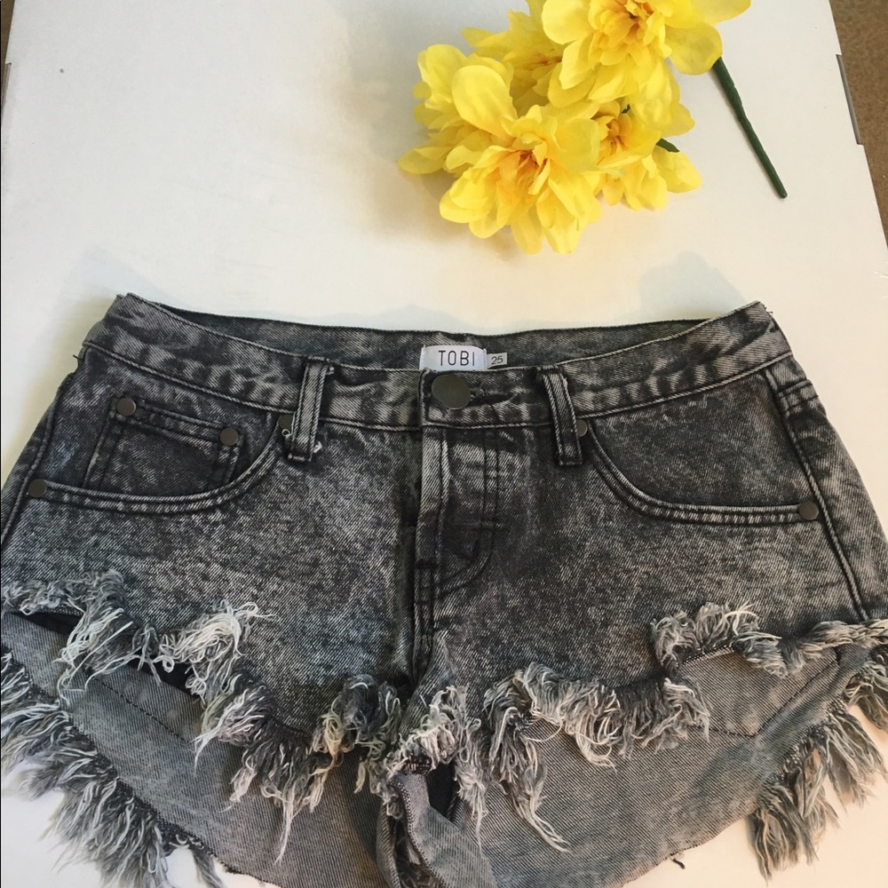 Tobi acid washed distressed shorts!!