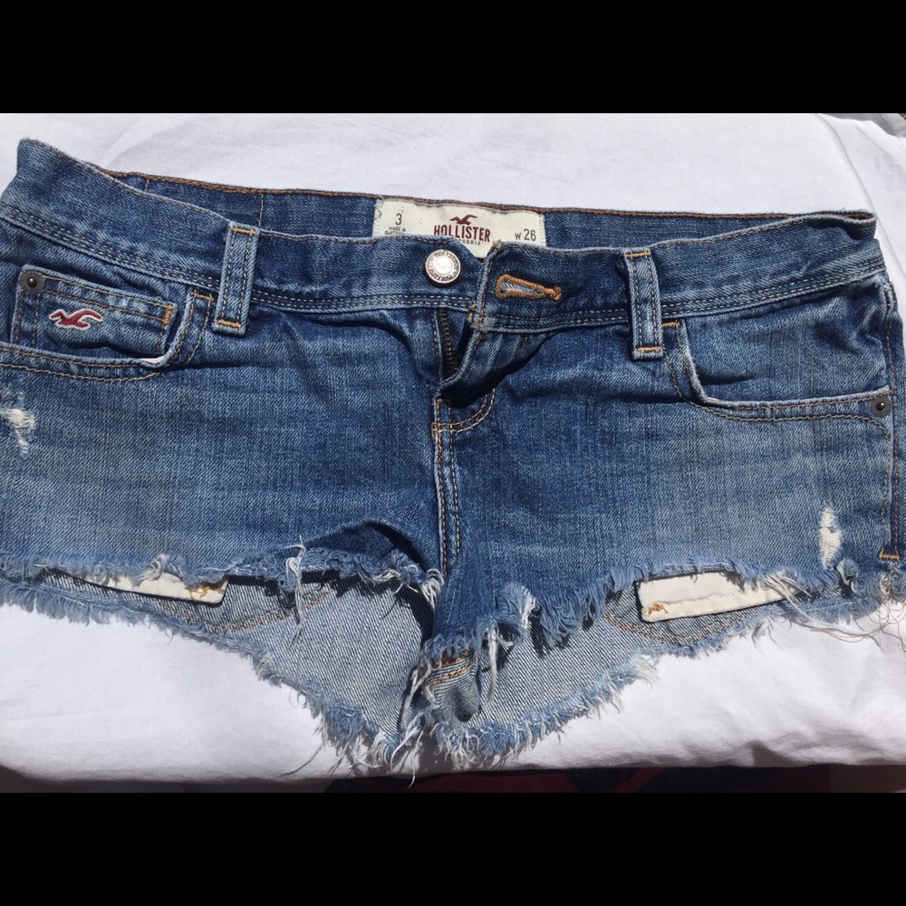 🎀Hollister size 2 w26 short cut off shorts