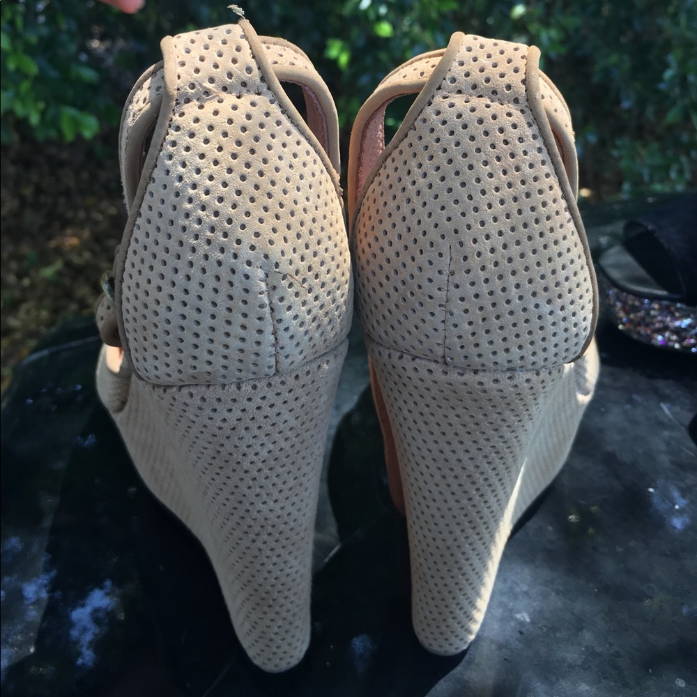 Platform nude ankle strap faux suede heels wedges - Picture 4 of 7