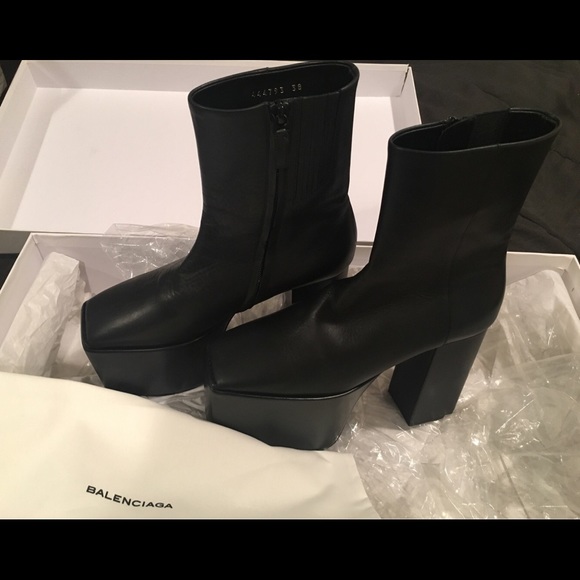 Balenciaga Wayio Leather Platform Booties - Picture 2 of 7