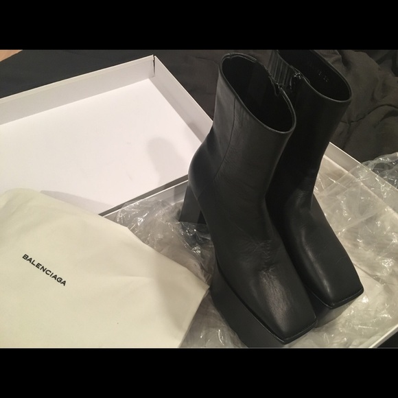 Balenciaga Wayio Leather Platform Booties - Picture 3 of 7