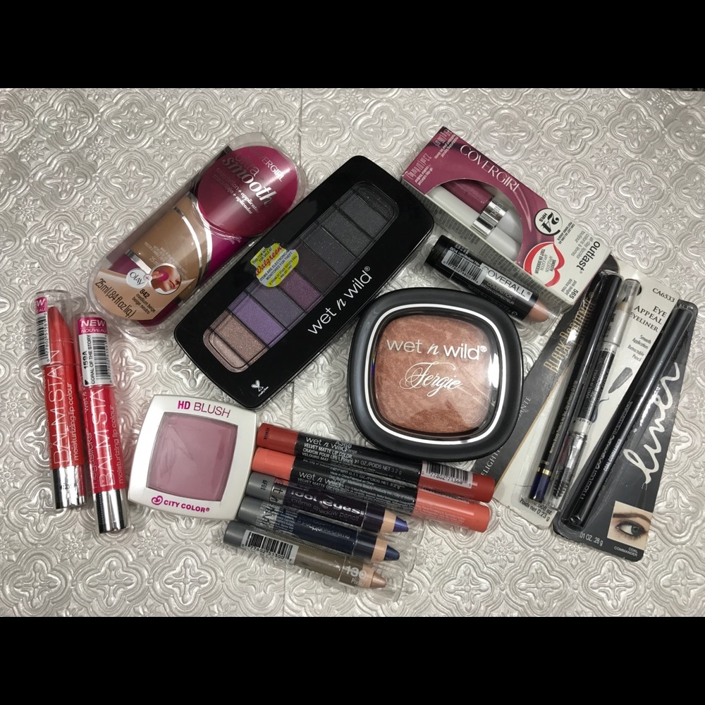 Wet N Wild L'Oréal Make Up Bundle Essentials Kit
