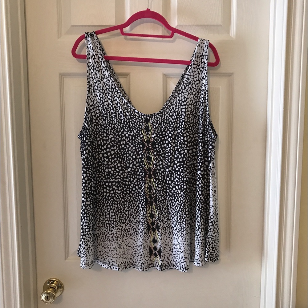 Jessica Simpson 2x 22 tribal print open back shirt