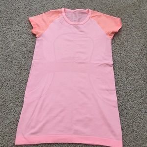 Lululemon Swiftly Tech Shortsleeve