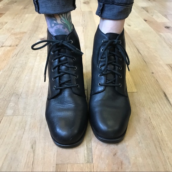 *sold* White Mountain Silvia ankle boots size 6.5 - Picture 2 of 5