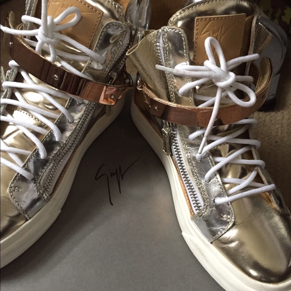 Gold things