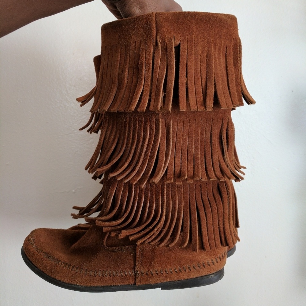 MINNETONKA 3-LAYER FRINGE BOOT?