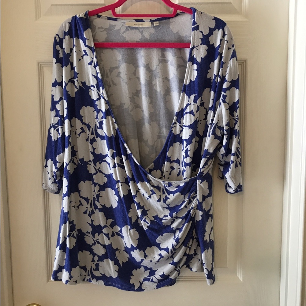 Sejour 2x 22 v neck blouse with flower pattern