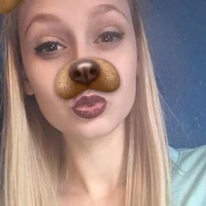 Meet your Posher, Dee