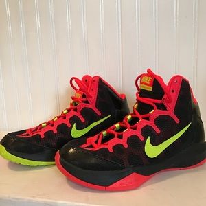 Nikes men's size 8.5