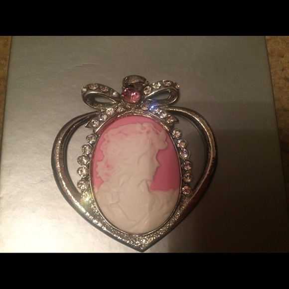 Beautiful Unique Cameo - Picture 2 of 2