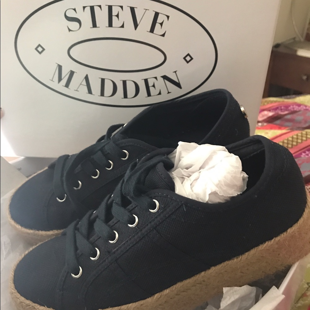 Steve Madden navy Hampton platform