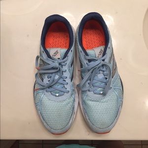 Barely worn women's New Balance running shoes