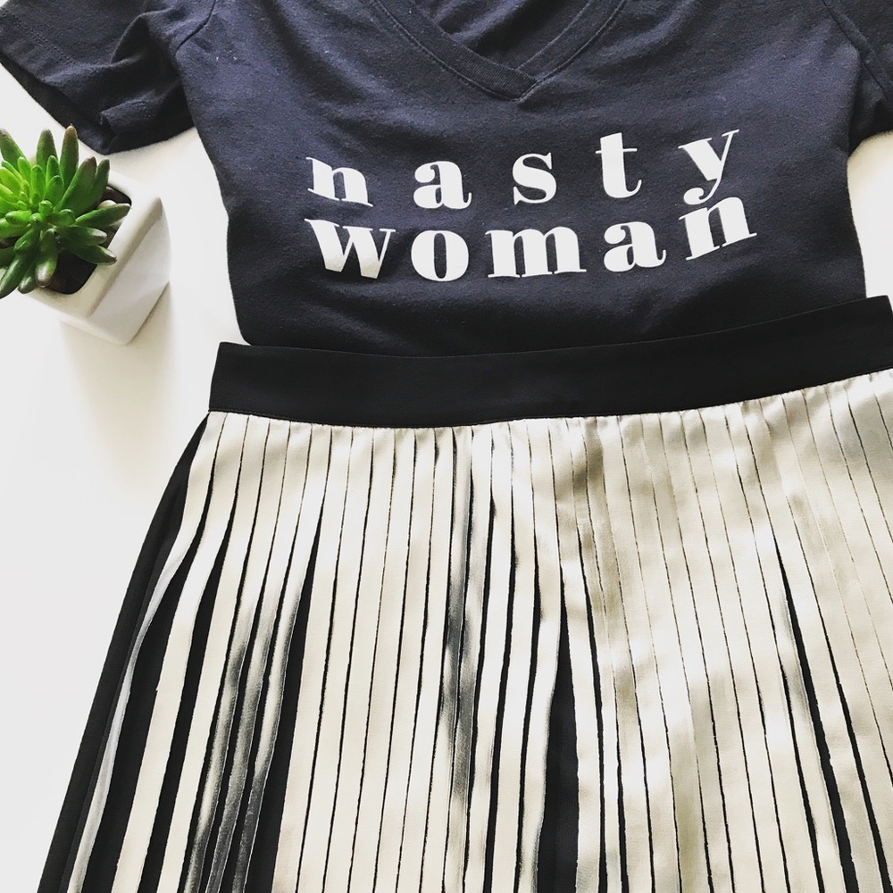 💐HP💐 bebe Foiled Pleated Midi Skirt size 4