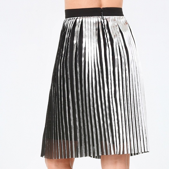 💐HP💐 bebe Foiled Pleated Midi Skirt size 4 - Picture 6 of 8