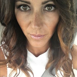 Meet your Posher, Gena