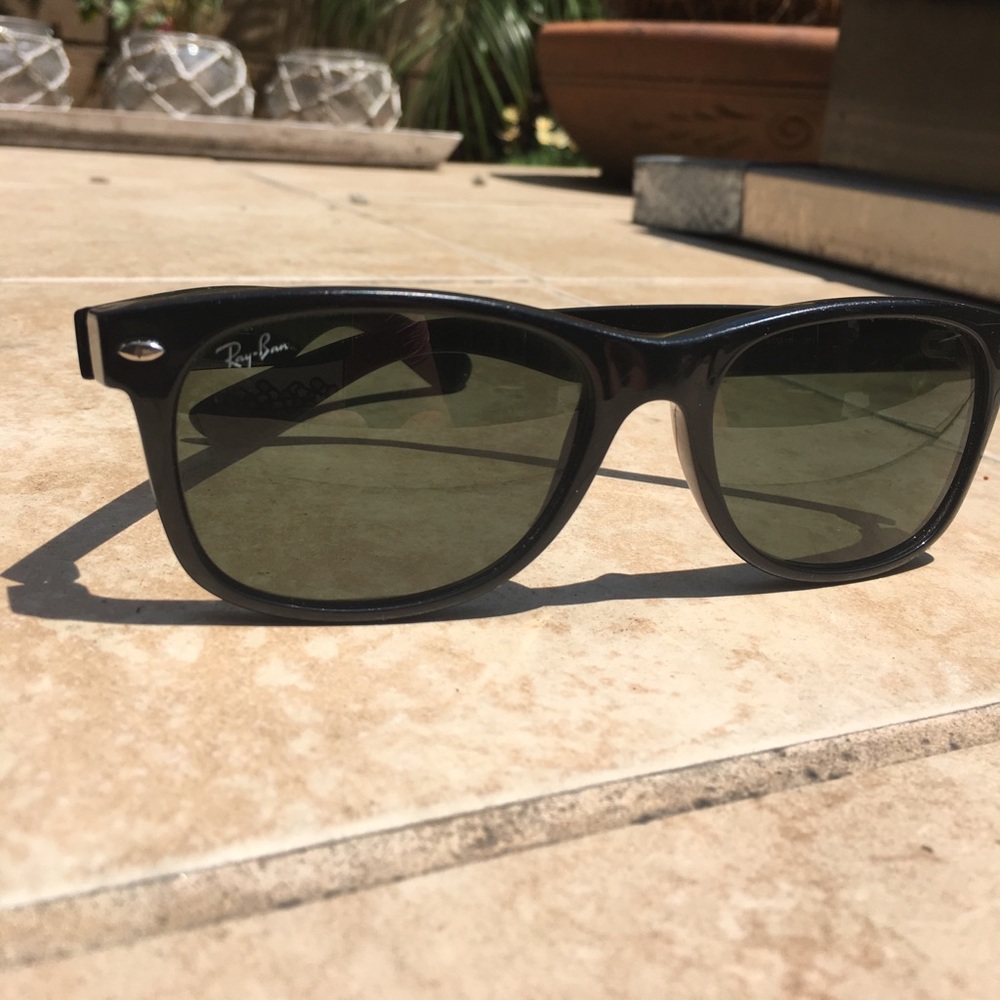 Black Ray Bans