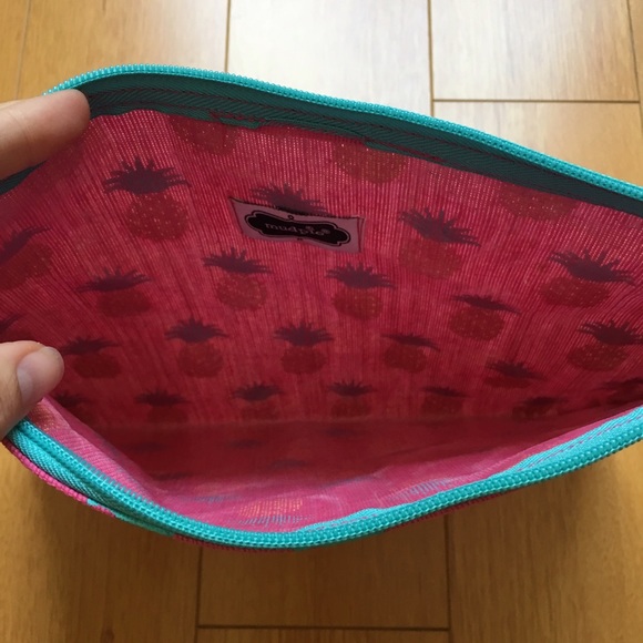 Pink Pineapple Print Clutch - Picture 5 of 6