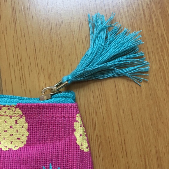 Pink Pineapple Print Clutch - Picture 6 of 6