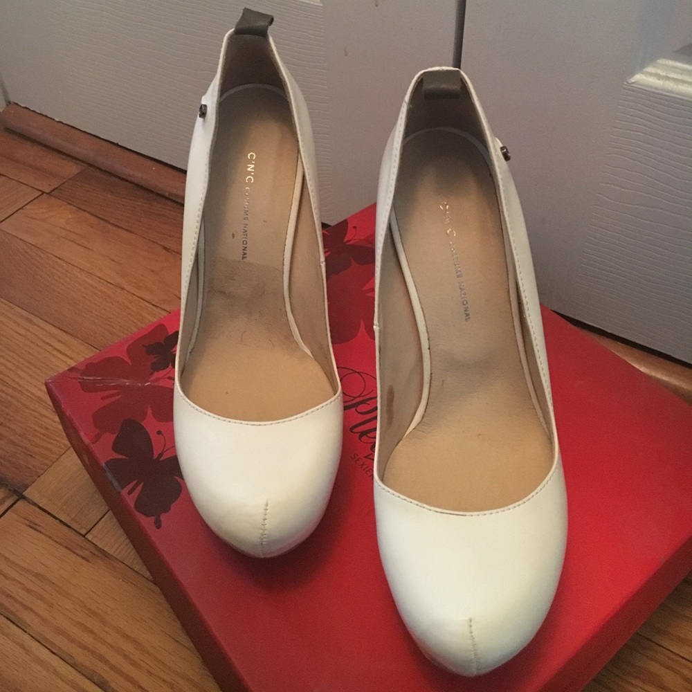 White Patient Leather Costume National Pumps