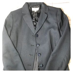 Le suit petite woman's blazer.