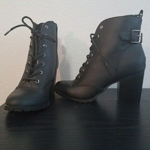 American Eagle Booties
