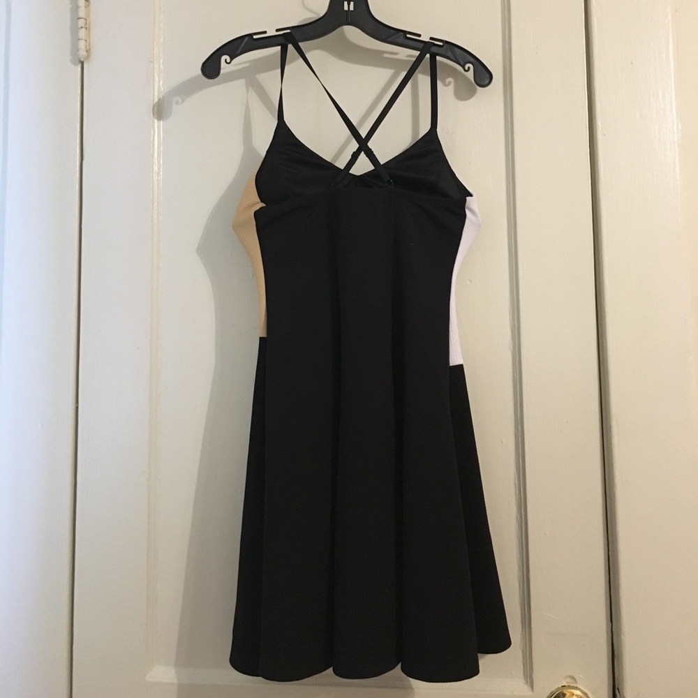 Versatile dress - Picture 2 of 2