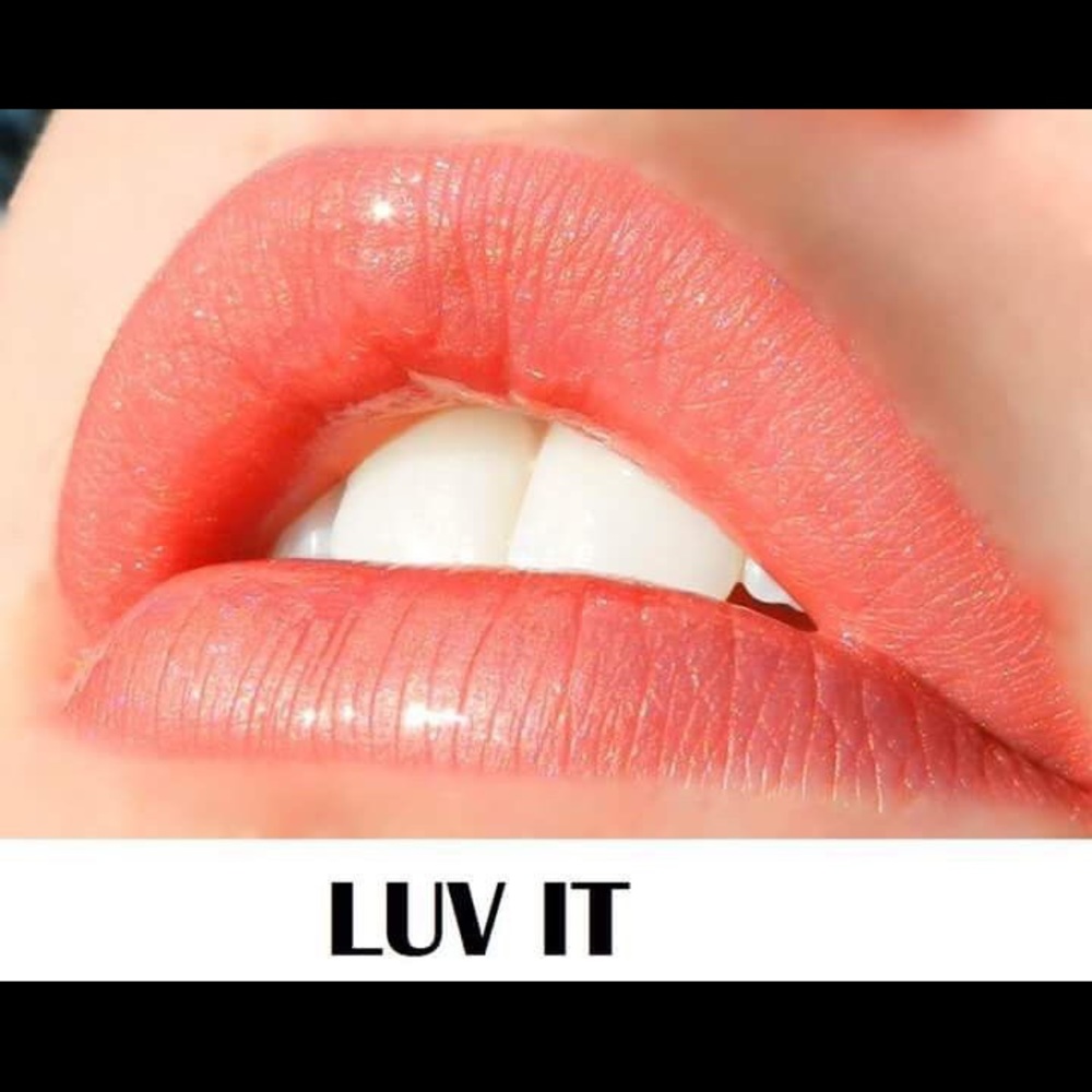 Luv it lipsense