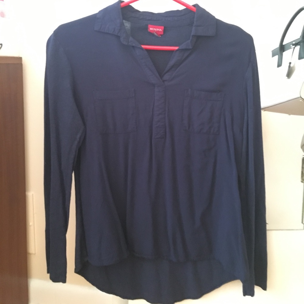 Long sleeve blue collar shirt