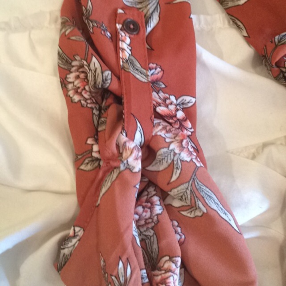 V-neck button down tunic - Picture 5 of 6