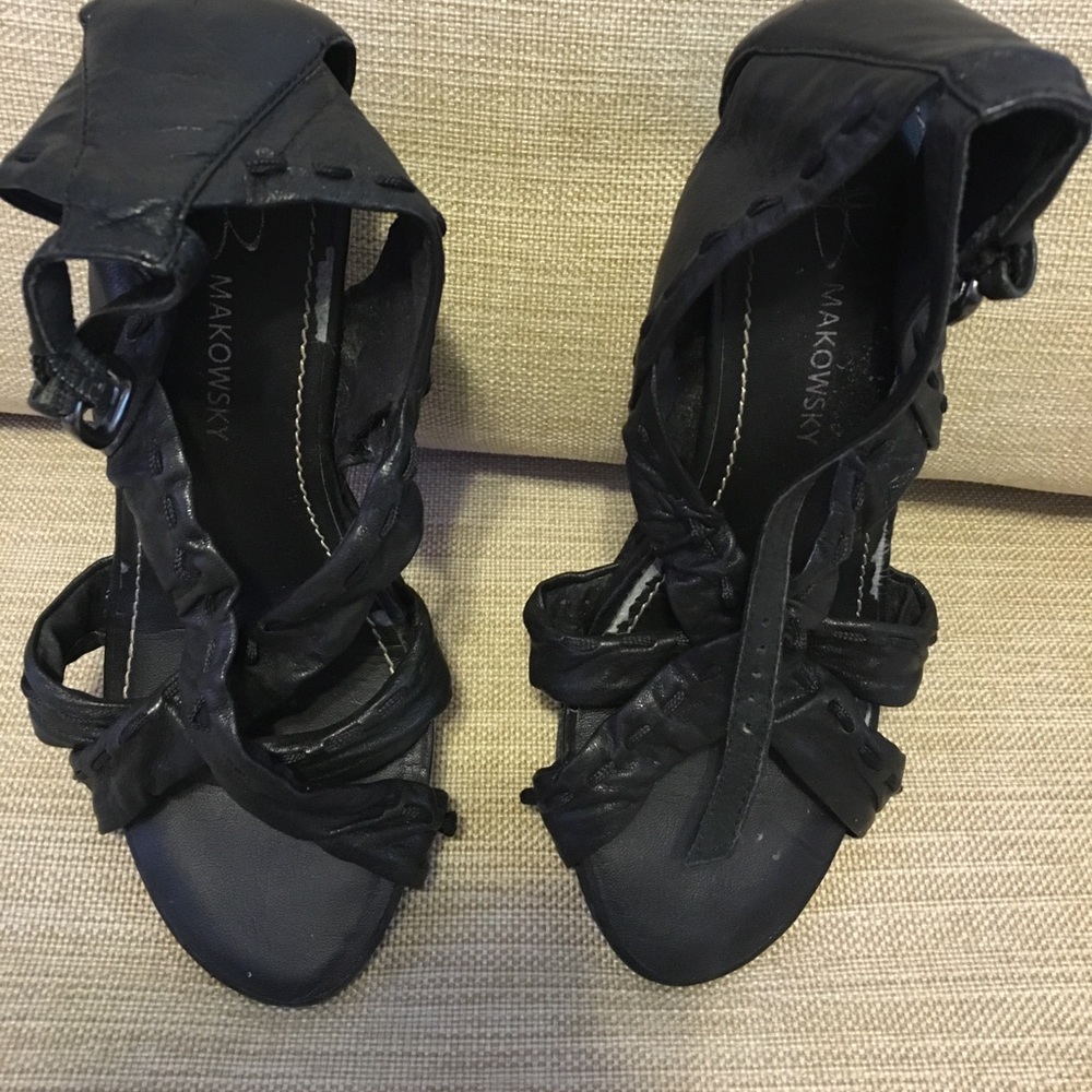 Makowsky black