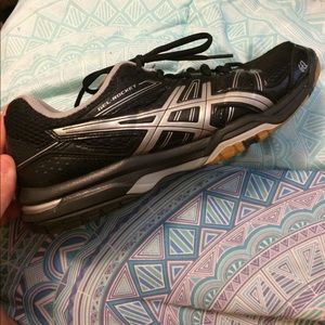 Volleyball gym shoes