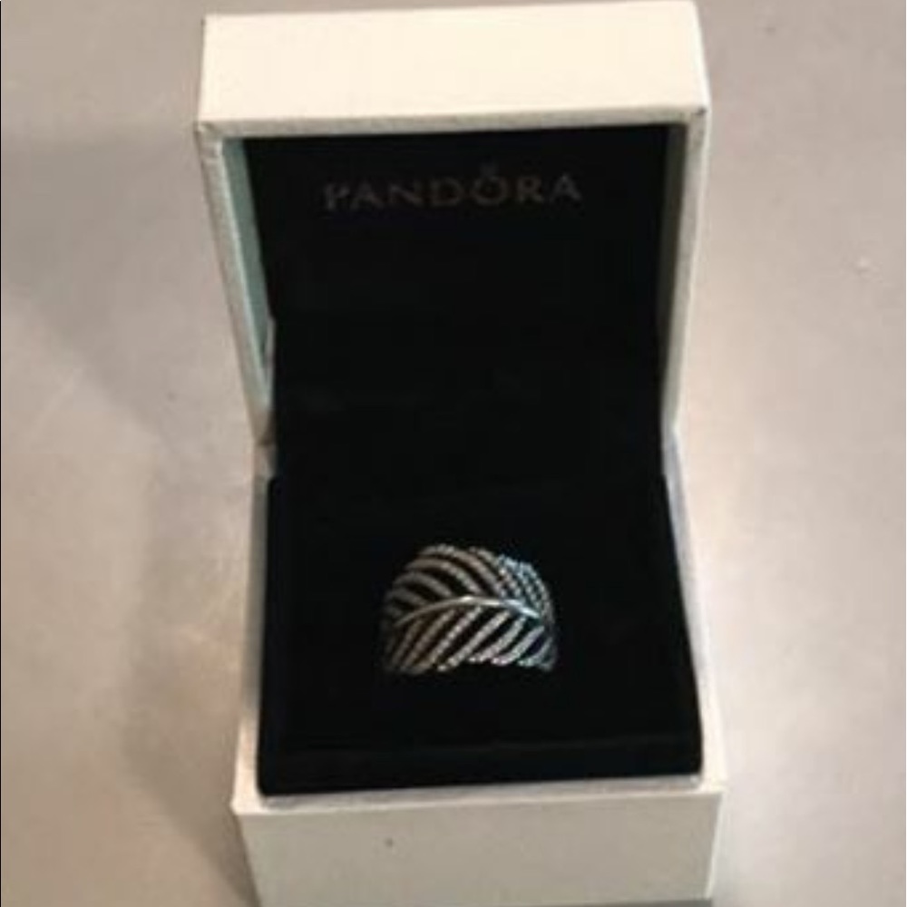 Pandora Feather ring