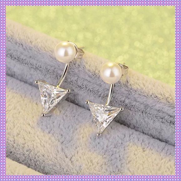 💠SS Triangle CZ Pearl Stud Earrings💠 - Picture 2 of 6