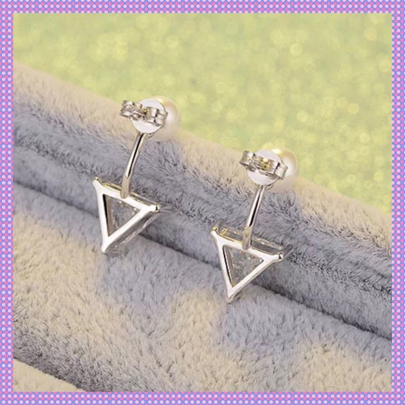 💠SS Triangle CZ Pearl Stud Earrings💠 - Picture 4 of 6
