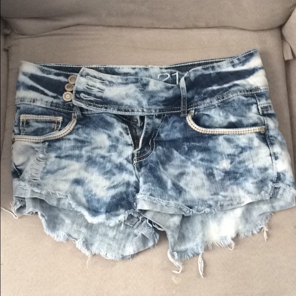 Shorts - **SOLD** - Picture 4 of 4