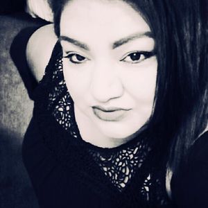 Meet your Posher, Gloria