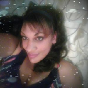 Meet your Posher, Monique