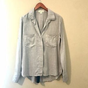 Cloth & Stone gray button down with navy panel