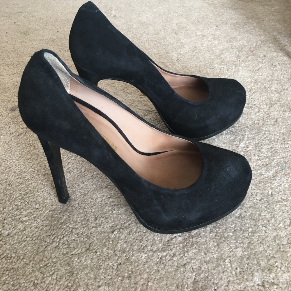 Black suede Pour La Victoire heeled pumps