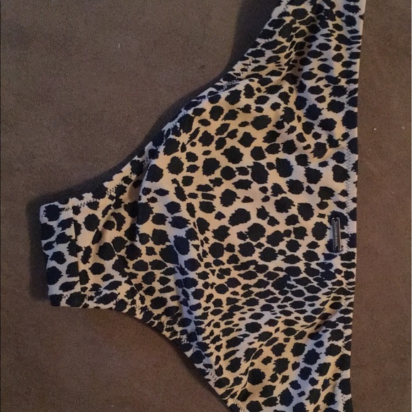 Victoria Secret Stappy Cheeky Bottoms - Picture 2 of 3