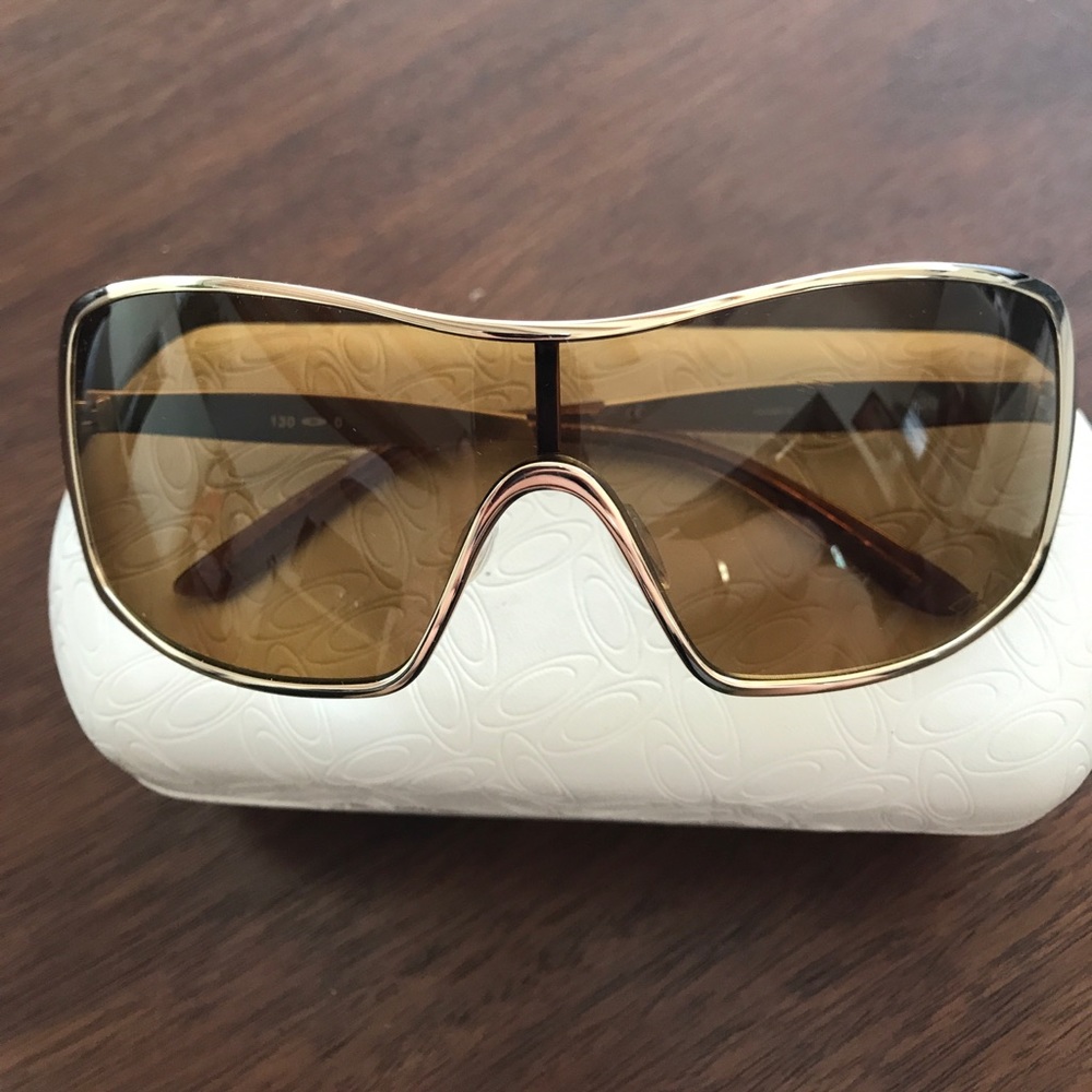 Oakley Women's Remedy Sunglasses Gold Frame Bronze