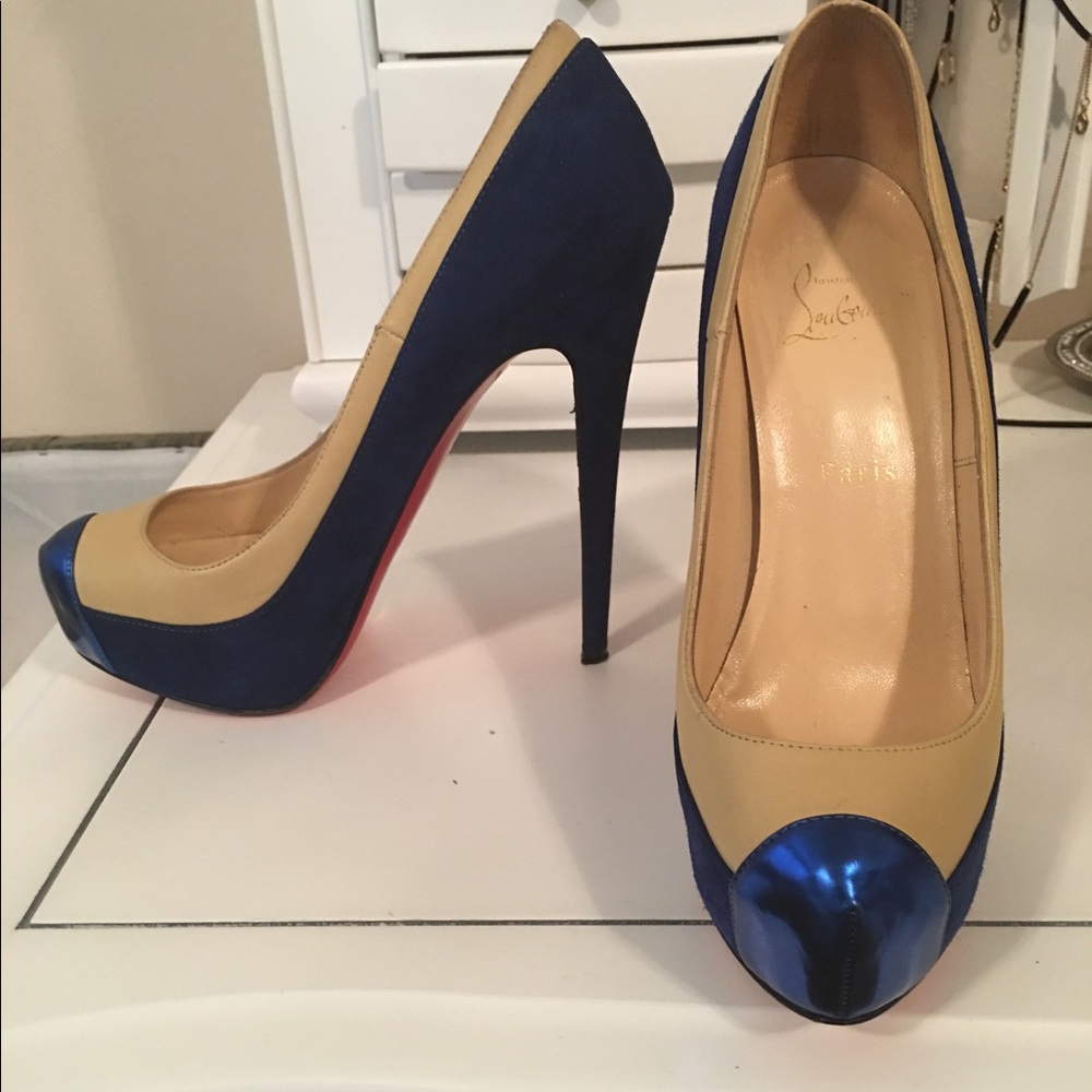 Christian Louboutin Mago Pumps