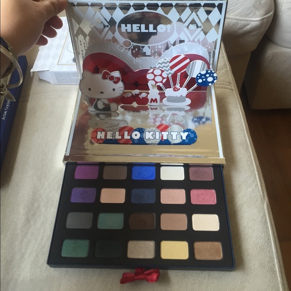 Sephora Other - Hello Kitty 40th Anniversary Pop Up Party Palette