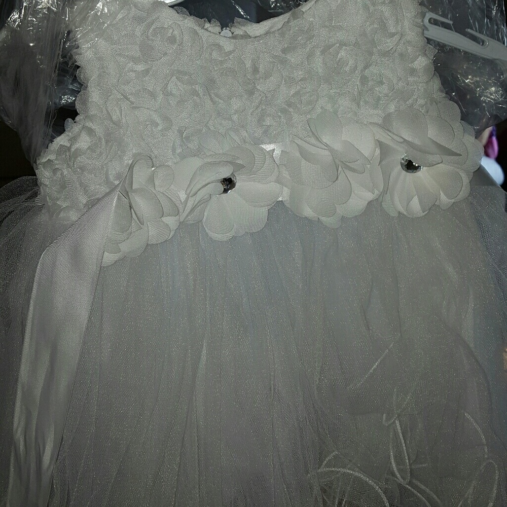 A white flower dress
