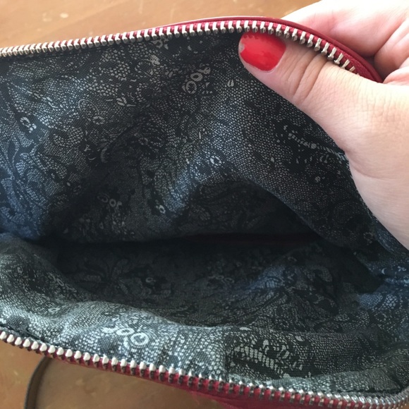 BCBG Generation ! Perfect going out purse - Picture 3 of 3