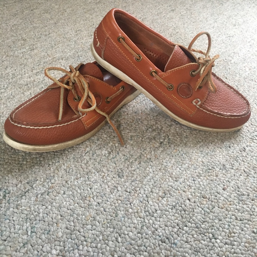 Leather  boat shoes.