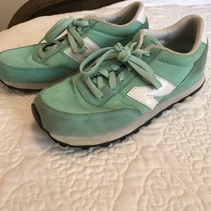 Mint new balance sneakers