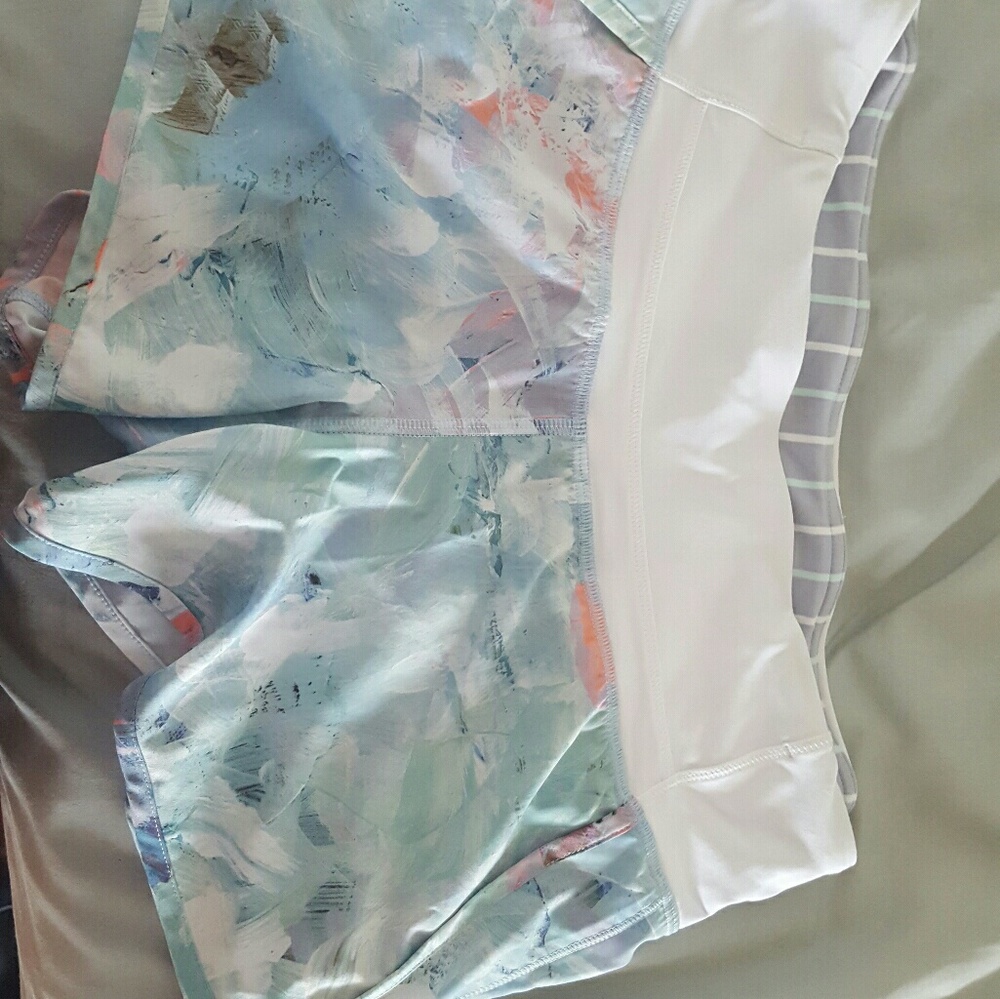 Lululemon speed shorts size 4 (5 inch inseam)