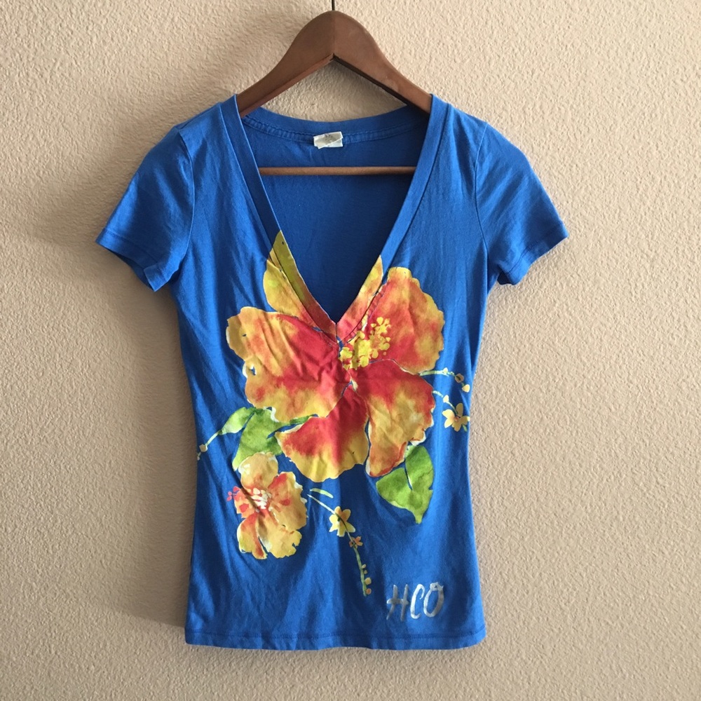 Hollister V-Neck Shirt